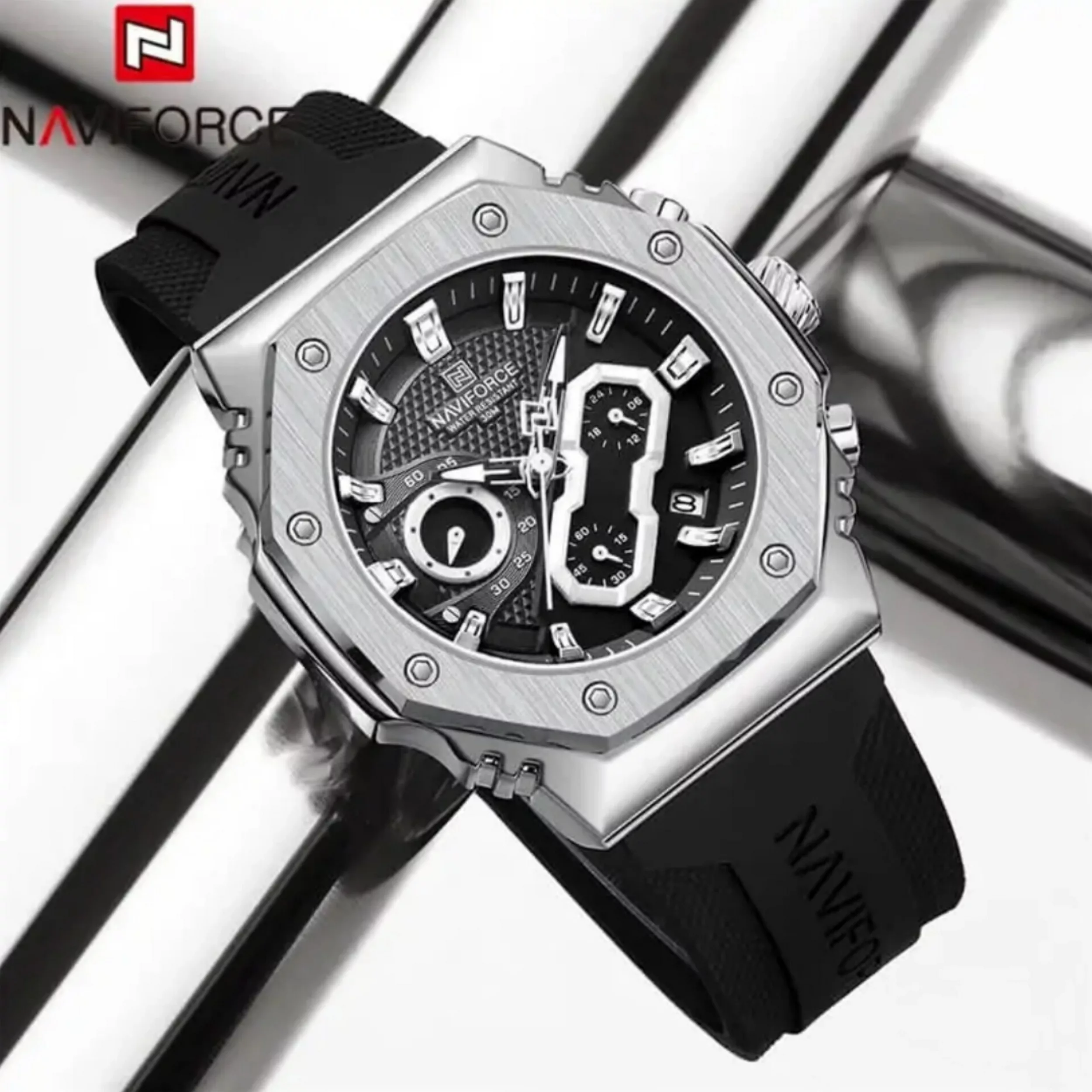 ساعت مچی عقربه ای نیوی فورس مدل سه موتوره فول تایم