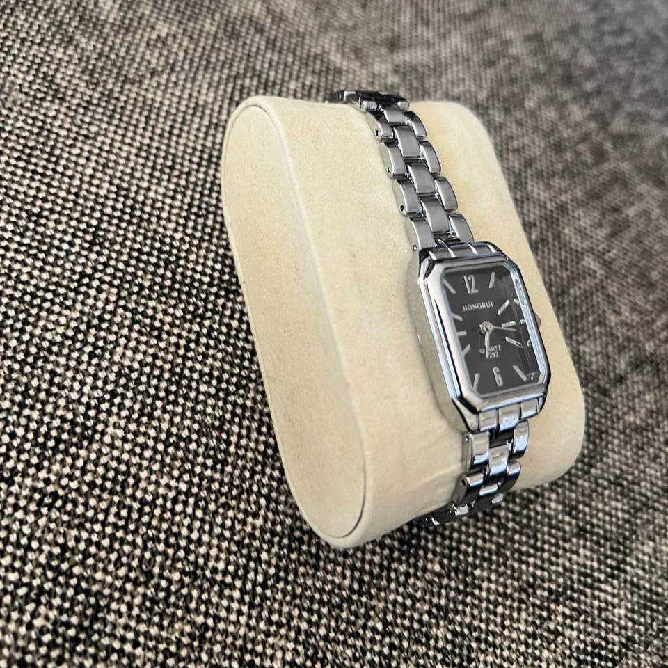 ساعت مچی عقربه‌ای مکانیکی زنانه مدل AT