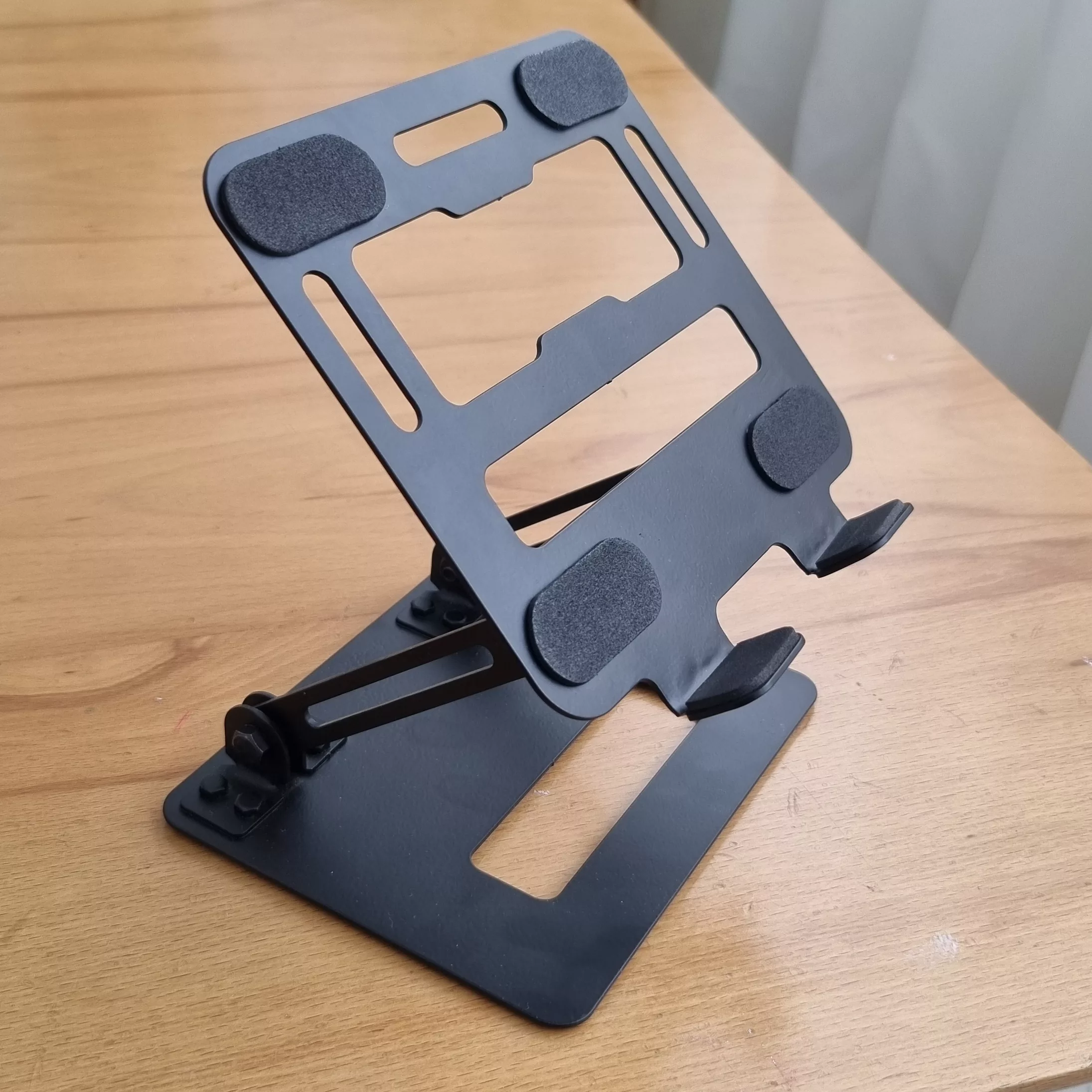 پایه نگهدارنده گوشی موبایل و تبلت مدل B04