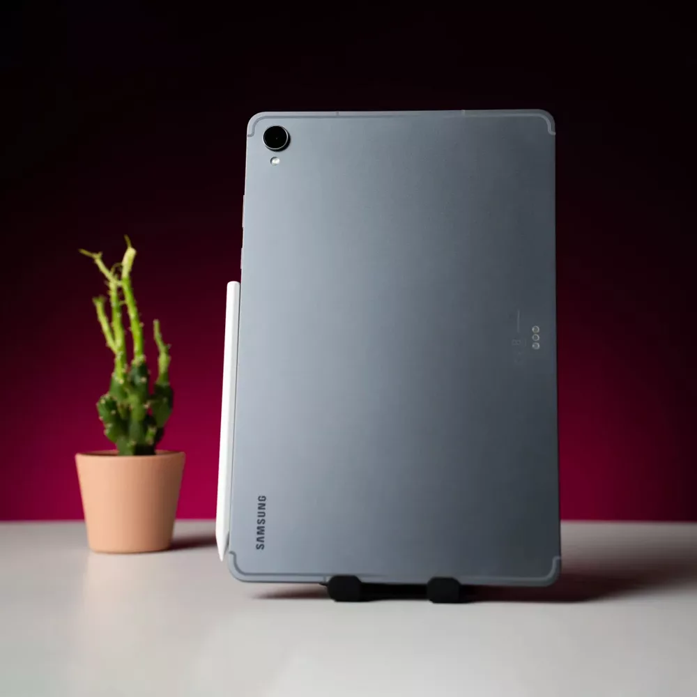 تبلت ۱۱ اینچ سامسونگ مدل Galaxy Tab S11 Wi-Fi ظرفیت 512 گیگابایت و رم 12 گیگابایت، رزولوشن دوربین ۱۳ مگاپیکسل، پشتیبانی از قلم و کیبورد