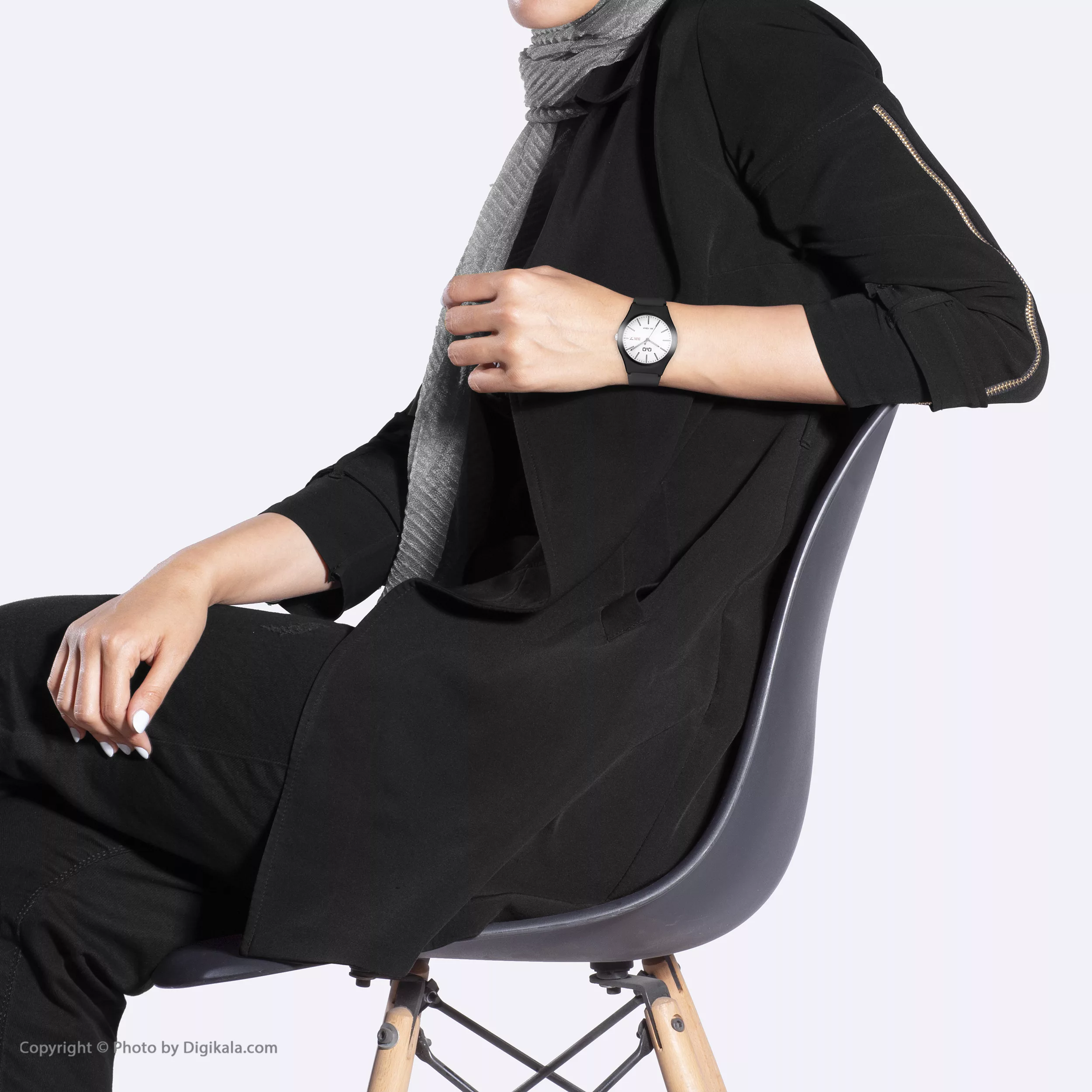 ساعت مچی عقربه ای کیو اند کیو مدل a212j001y