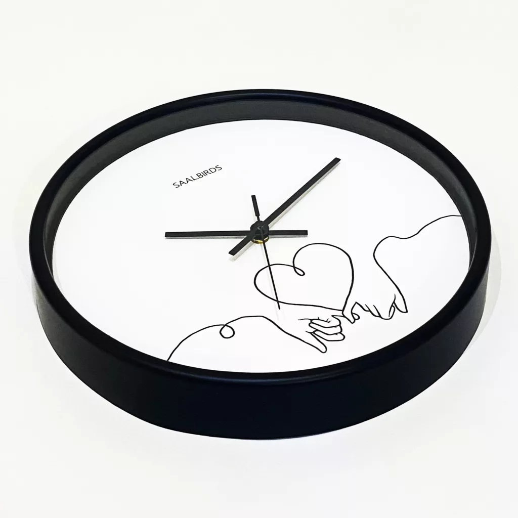 ساعت دیواری سال بردز طرح قلب و دست