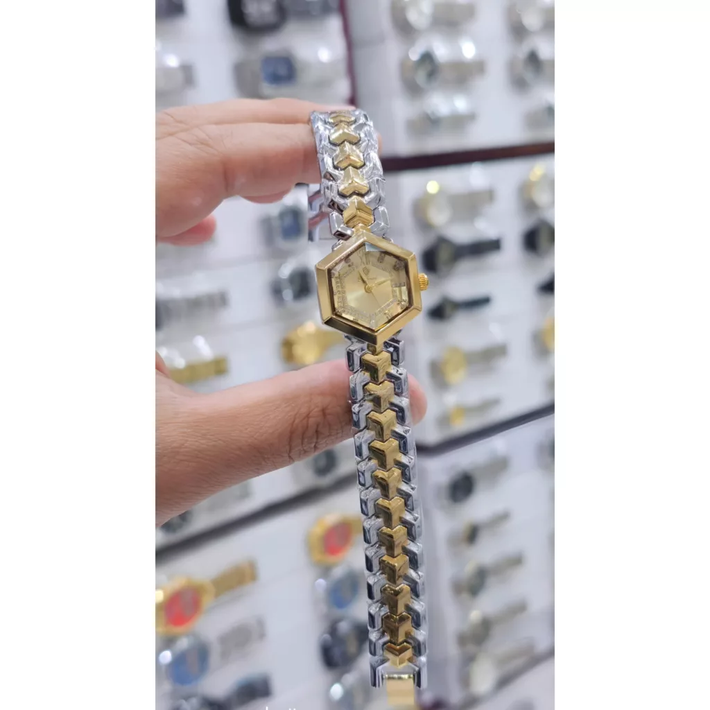 ساعت مچی عقربهای کوارتز زنانه بین باند مدل لوکس بند استیل صفحه نگین دار بند دستبندی کد B2