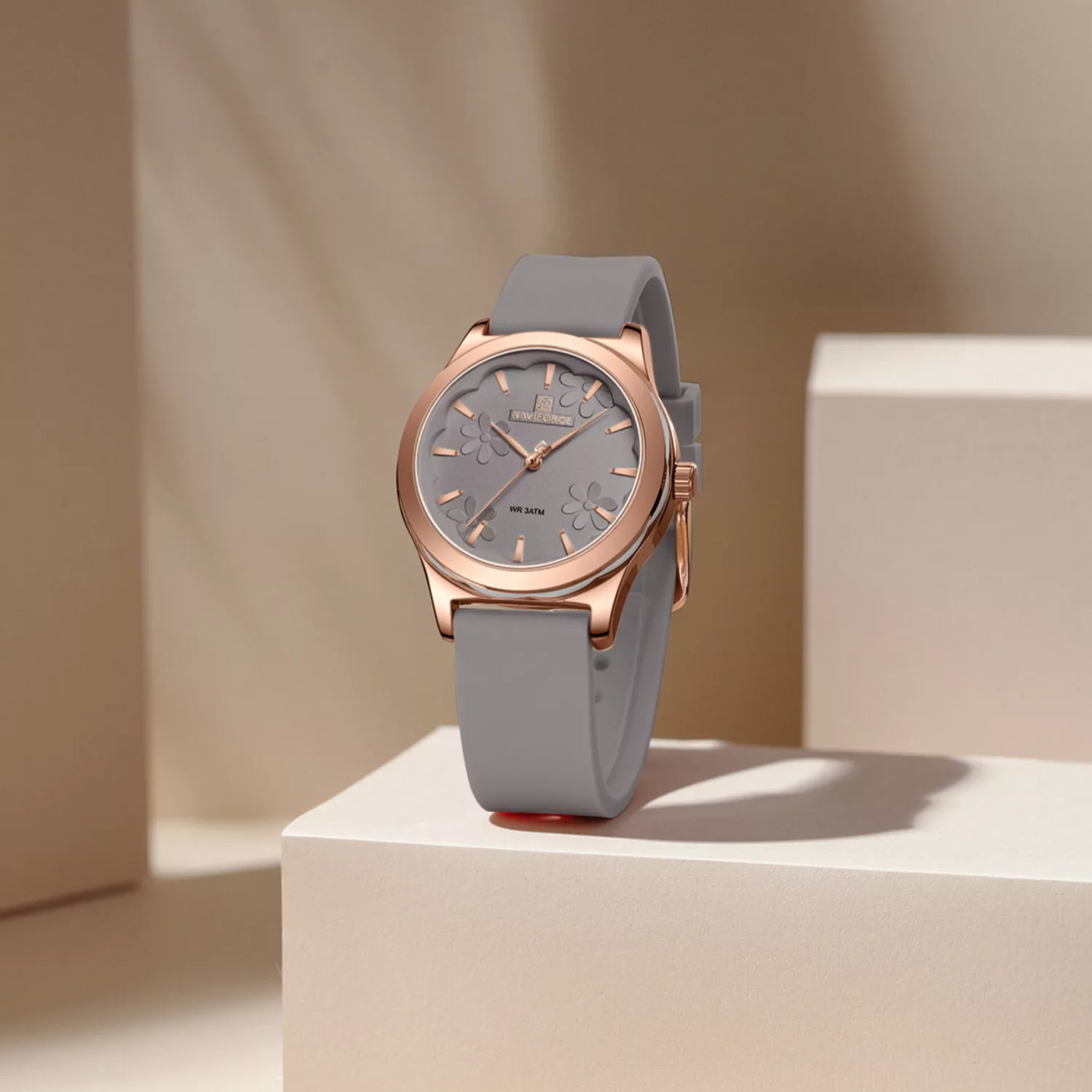 ساعت مچی عقربه ای زنانه نیوی فورس مدل NF5051SRS