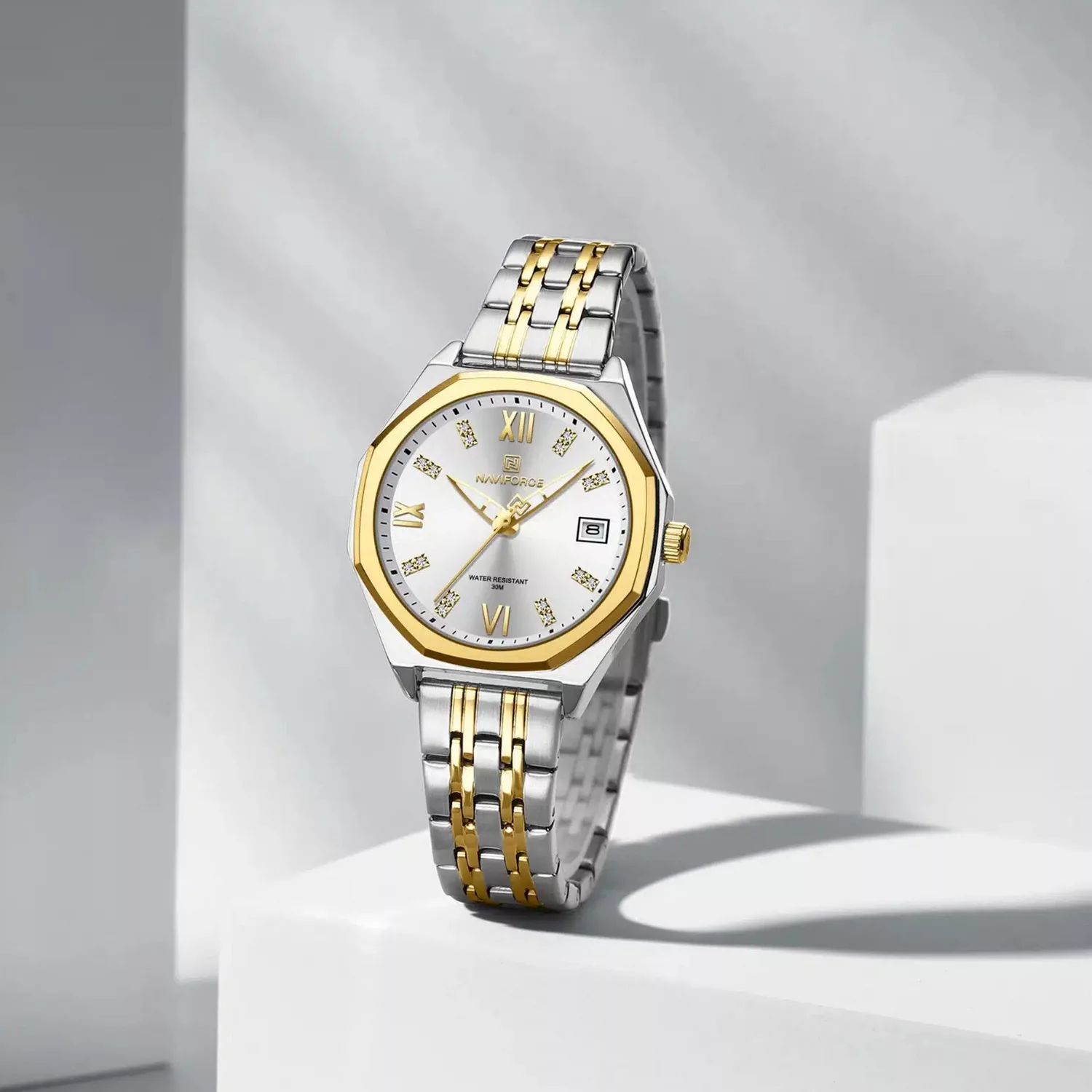 ساعت مچی عقربه ای زنانه نیوی فورس مدل تاریخدار کد NF5052