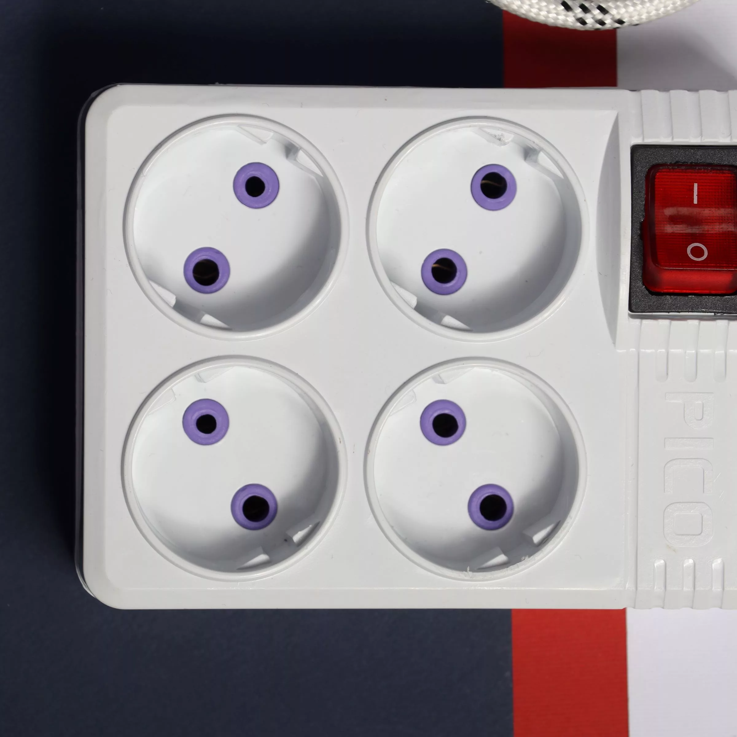 چهار راهی برق پیکو مدل کنفی پارچه‌ای کد 1/5M