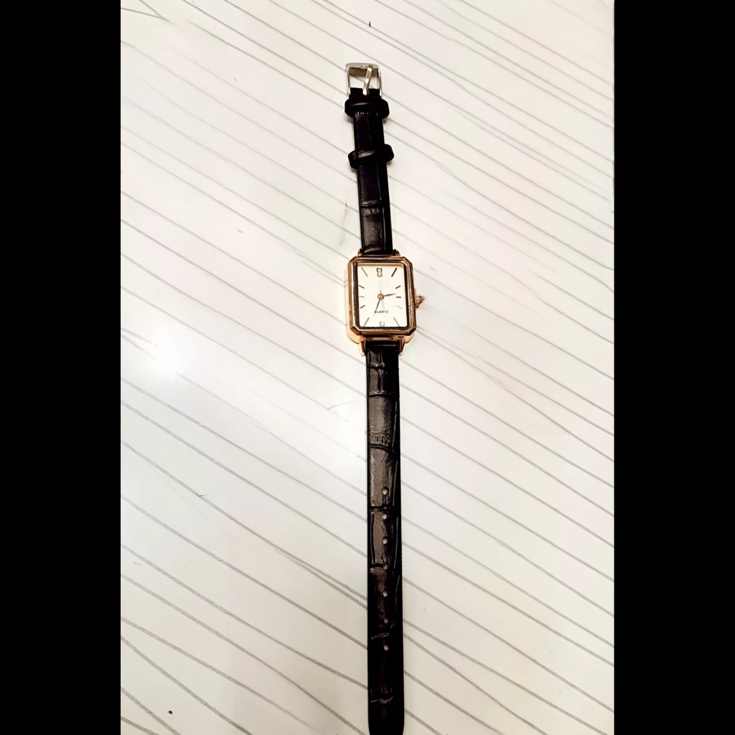 ساعت مچی عقربه‌ای کوارتز زنانه مدل کلاسیک لوکس بند چرم کد T1