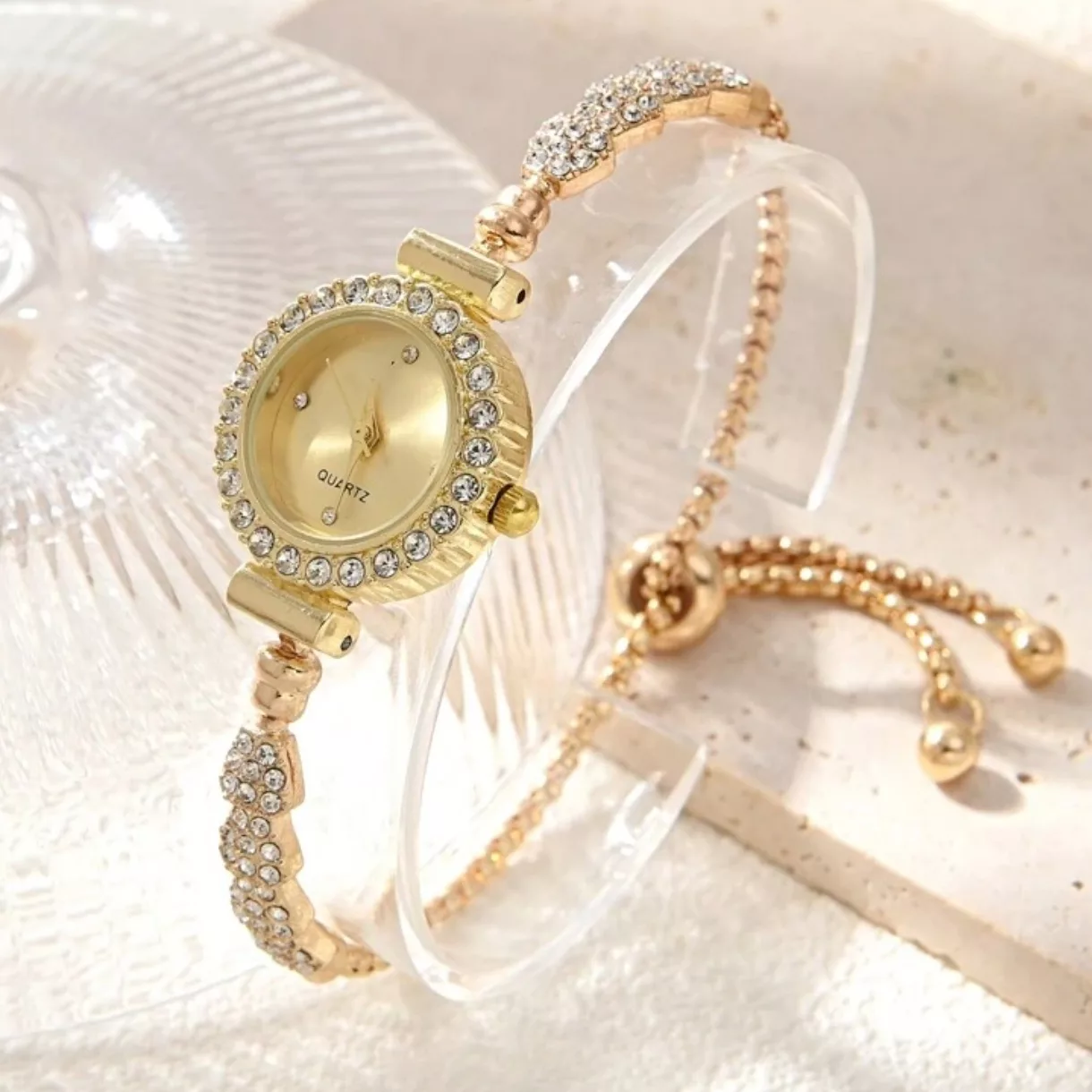 ساعت مچی عقربه ای زنانه مدل بند نگین دار دور نگین قفل کرواتی 3