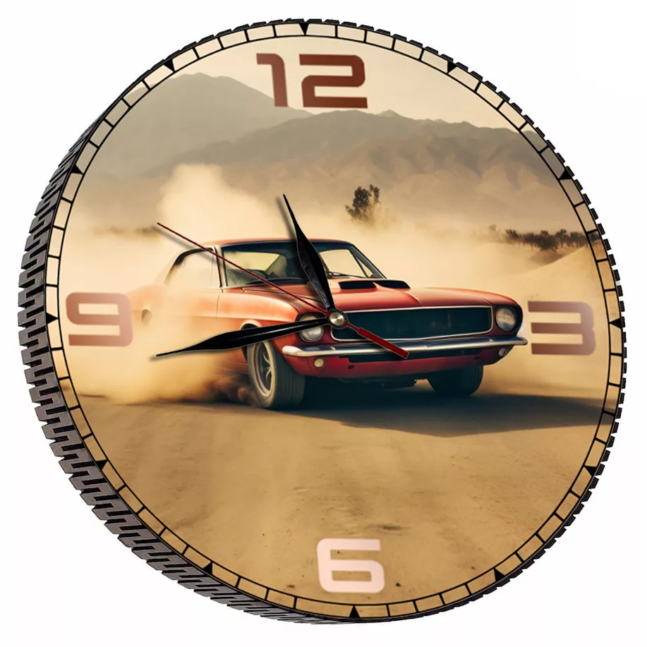 ساعت دیواری مدل ماشین در کویر