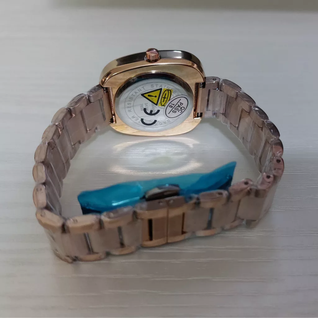 ساعت مچی عقربه‌ای کوارتز زنانه پوداگار مدل 783