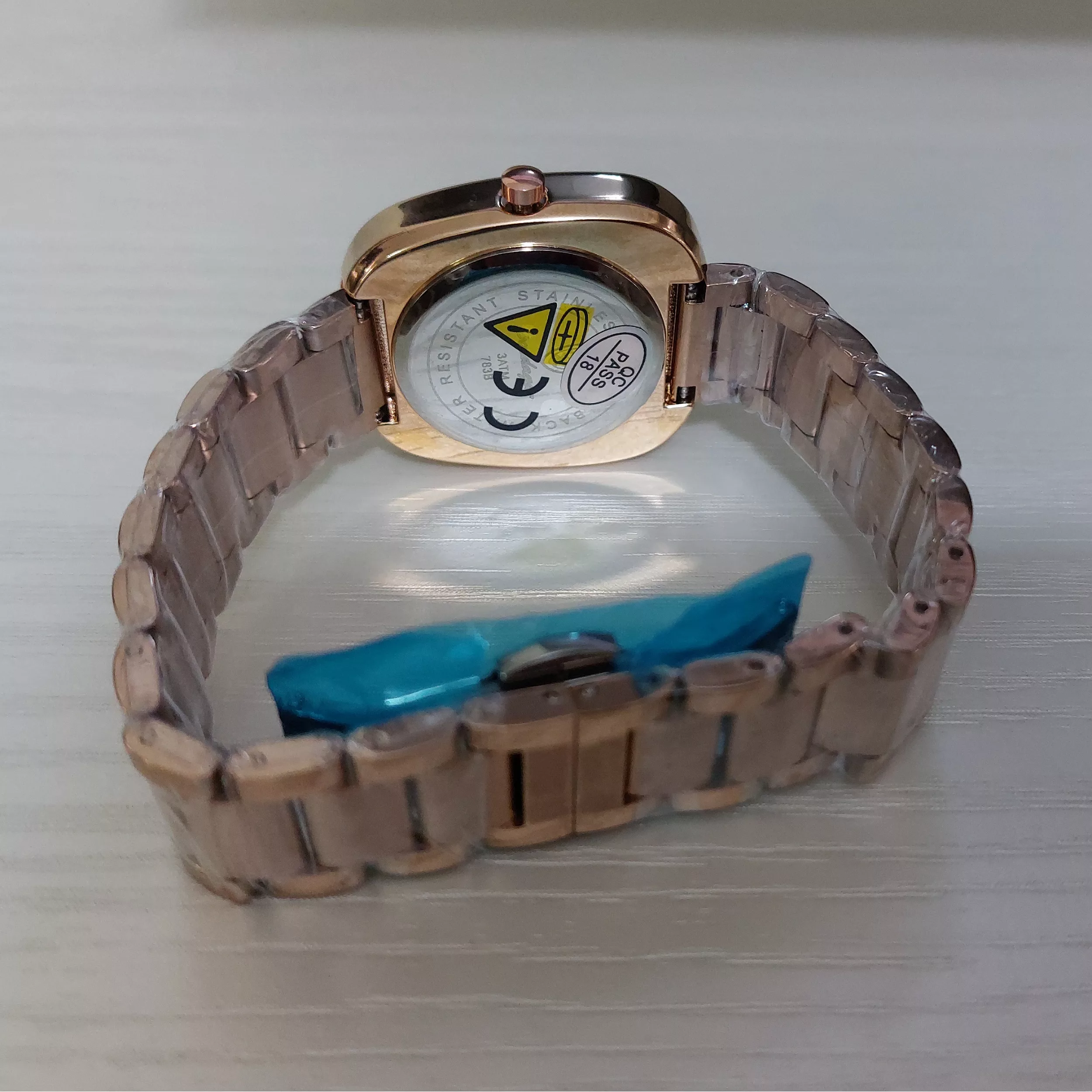 ساعت مچی عقربه‌ای کوارتز زنانه پوداگار مدل 783