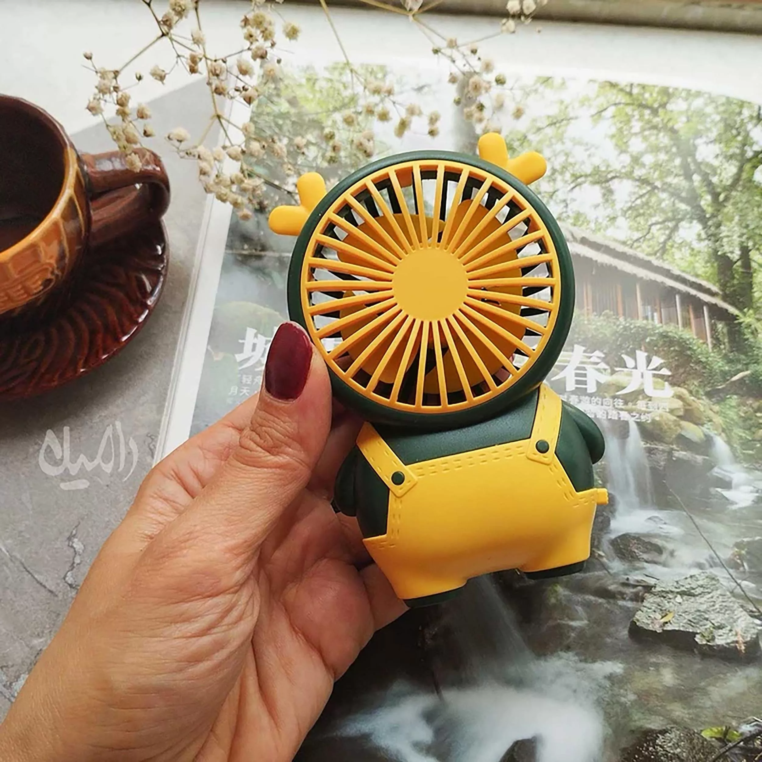 پنکه شارژی دیان دی طرح مینیون مدل DD5619