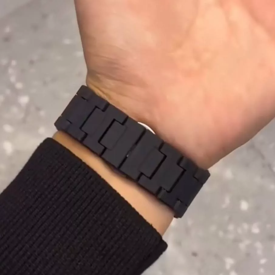 ساعت مچی عقربه ای مدل نایت گوست کد E20