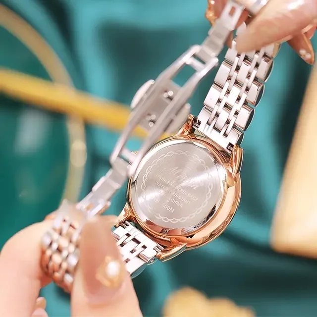 ساعت مچی عقربه ای زنانه سنو مدل G1