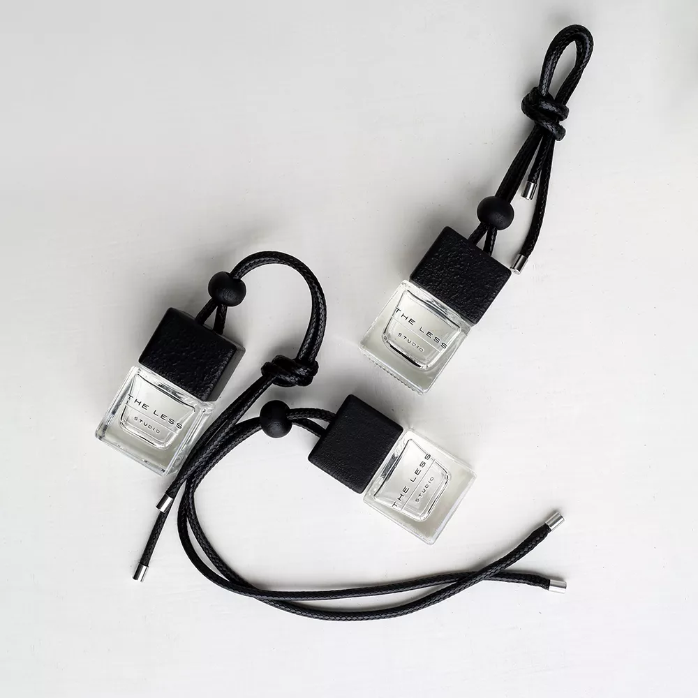 خوشبوکننده خودرو دلس استودیو مدل فریم تری با رایحه وانیل حجم ۱۰ میلی لیتر