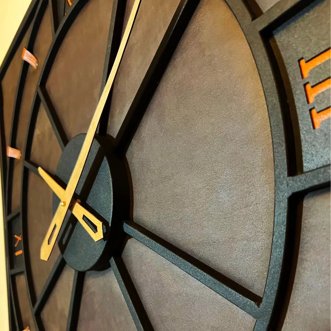 ساعت دیواری مدل گوتیک