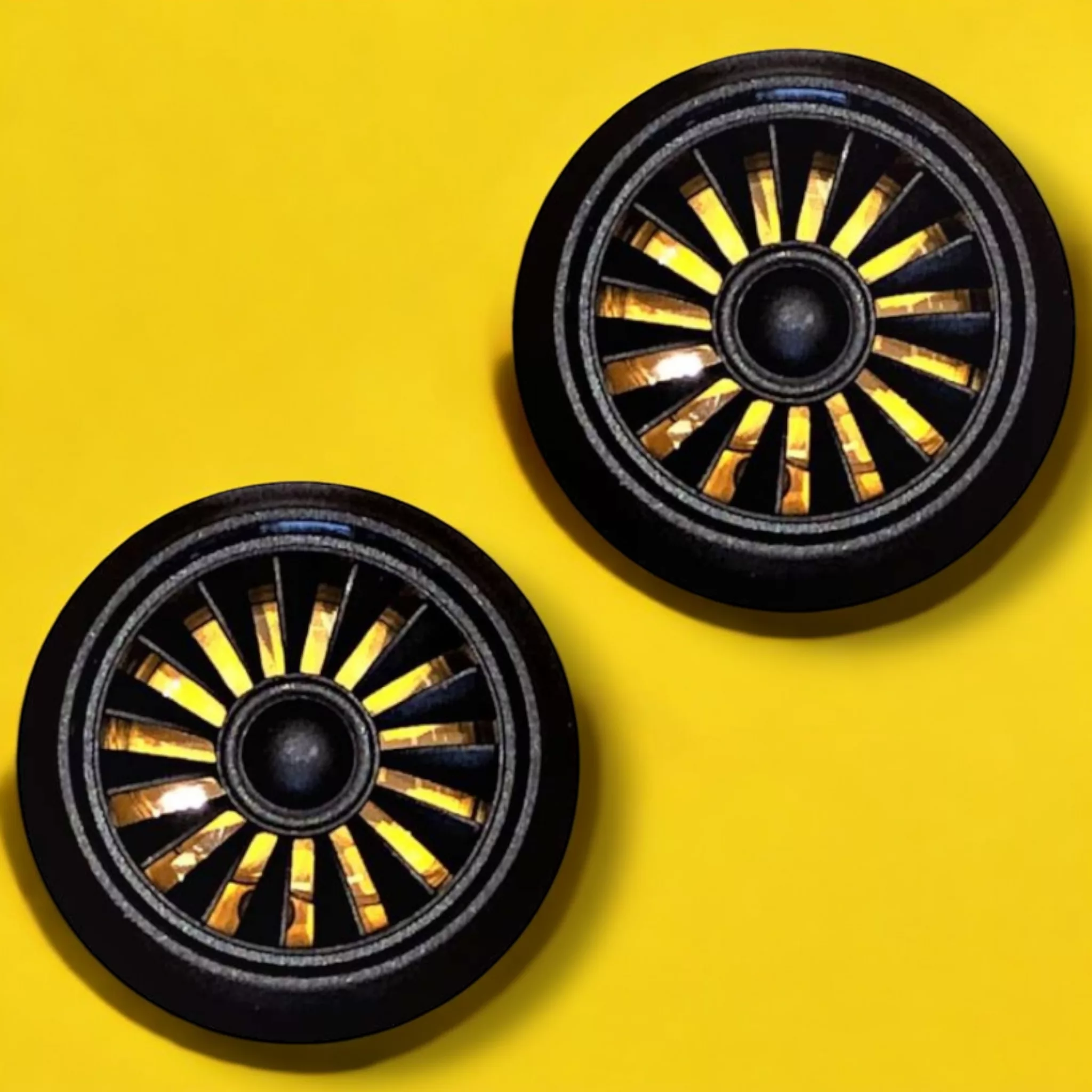 خوشبو کننده خودرو تاپ کار مدل Engine - FruitGarden حجم ۴ میلی لیتر بسته ۲ عددی