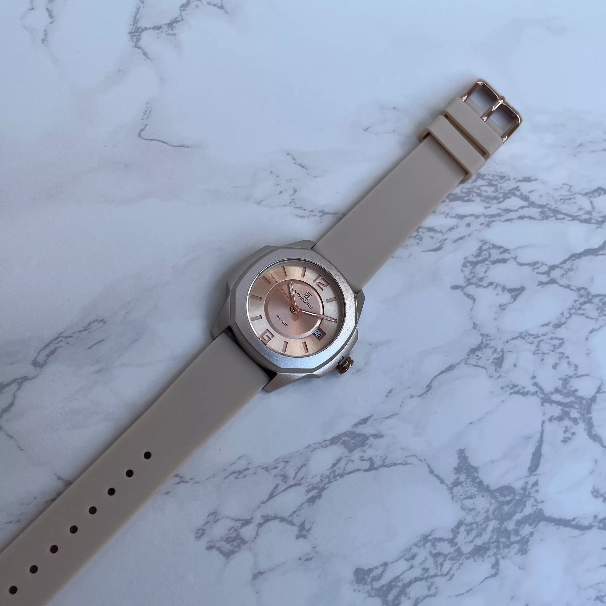 ساعت مچی عقربه‌ای کوارتز زنانه نیوی فورس مدل N/F/7/1/0/7/K