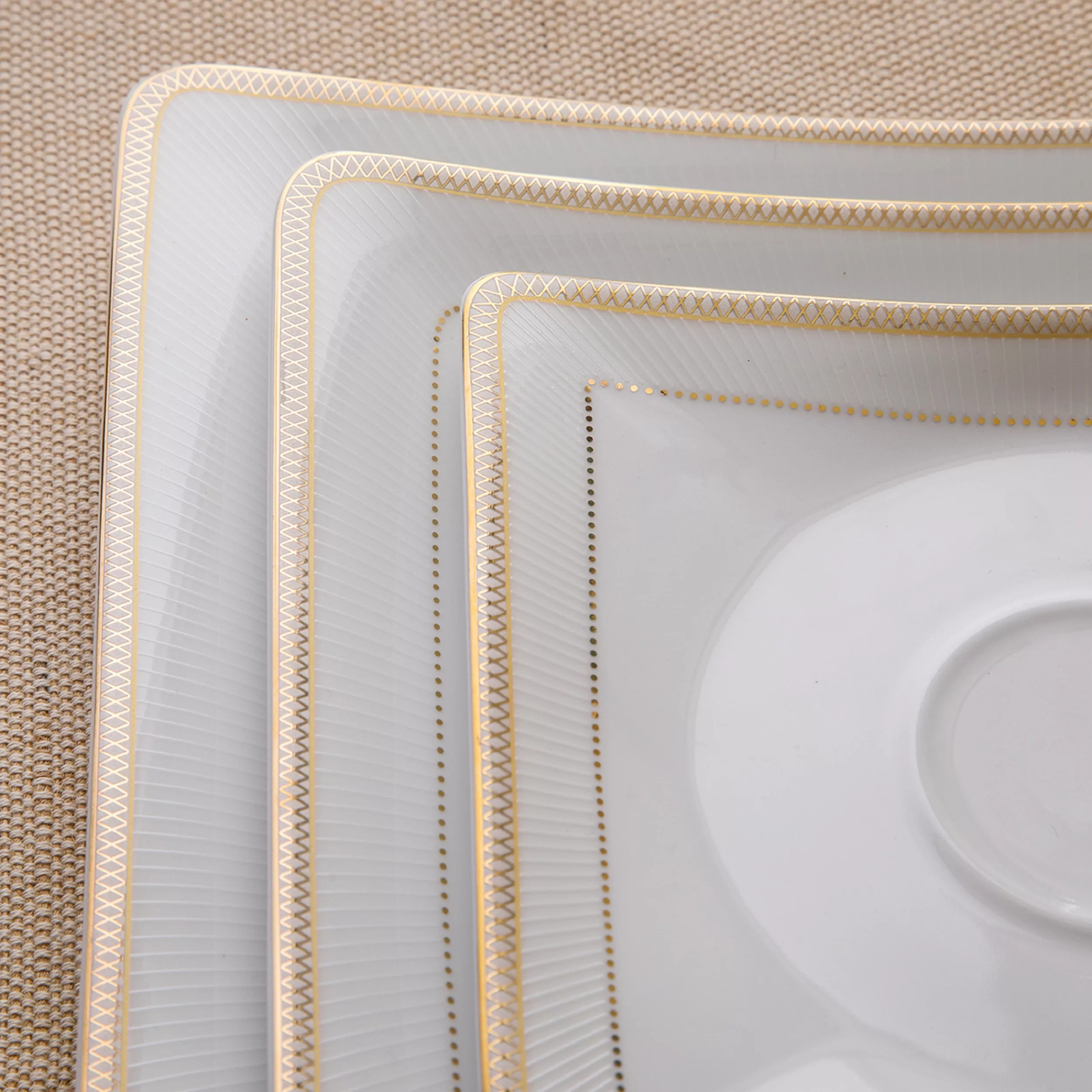 سرویس غذاخوری 30 پارچه چینی زرین ایران سری وینچی مدل سپینود  درجه یک