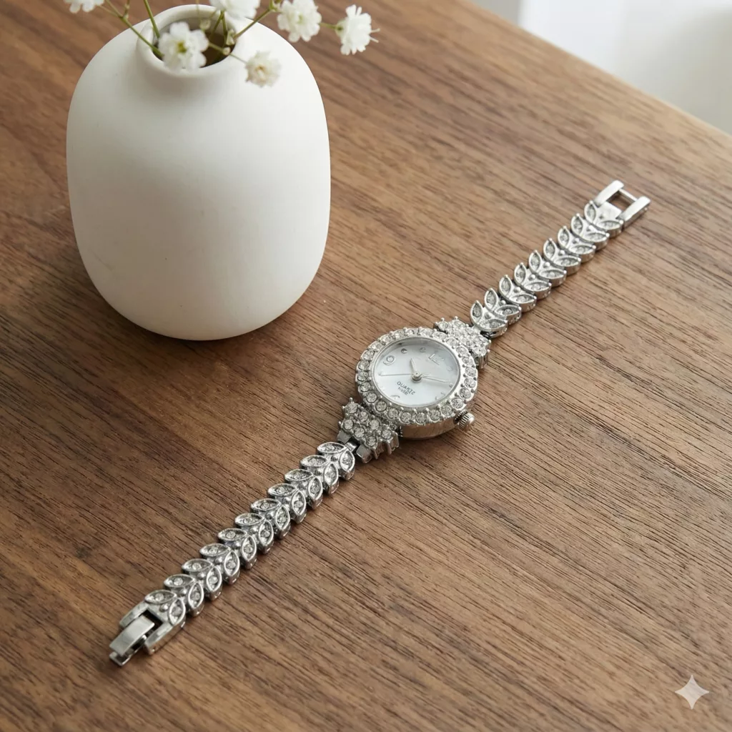 ساعت مچی عقربه‌ای کوارتز زنانه مدل لوکس بند تراش قاب دور نگین کد 1