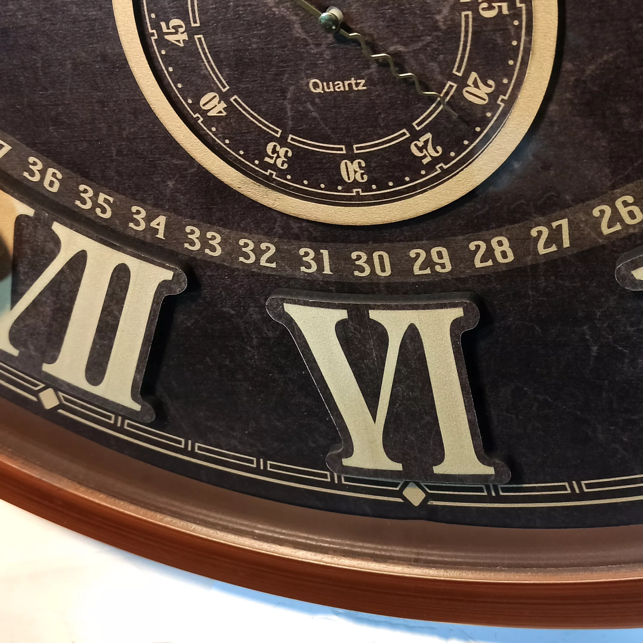 ساعت دیواری شوبرت مدل 6774