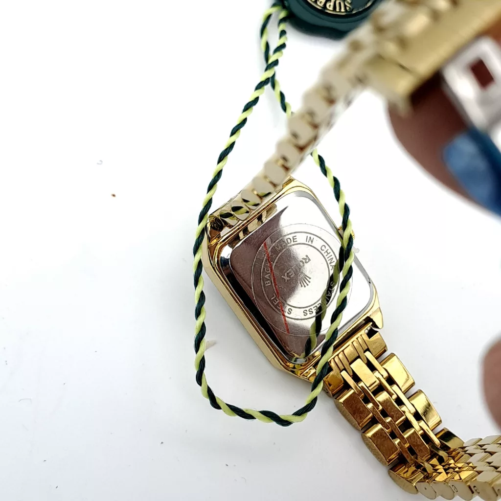 ساعت مچی عقربه ای زنانه مدل کلاسیک دور نگین