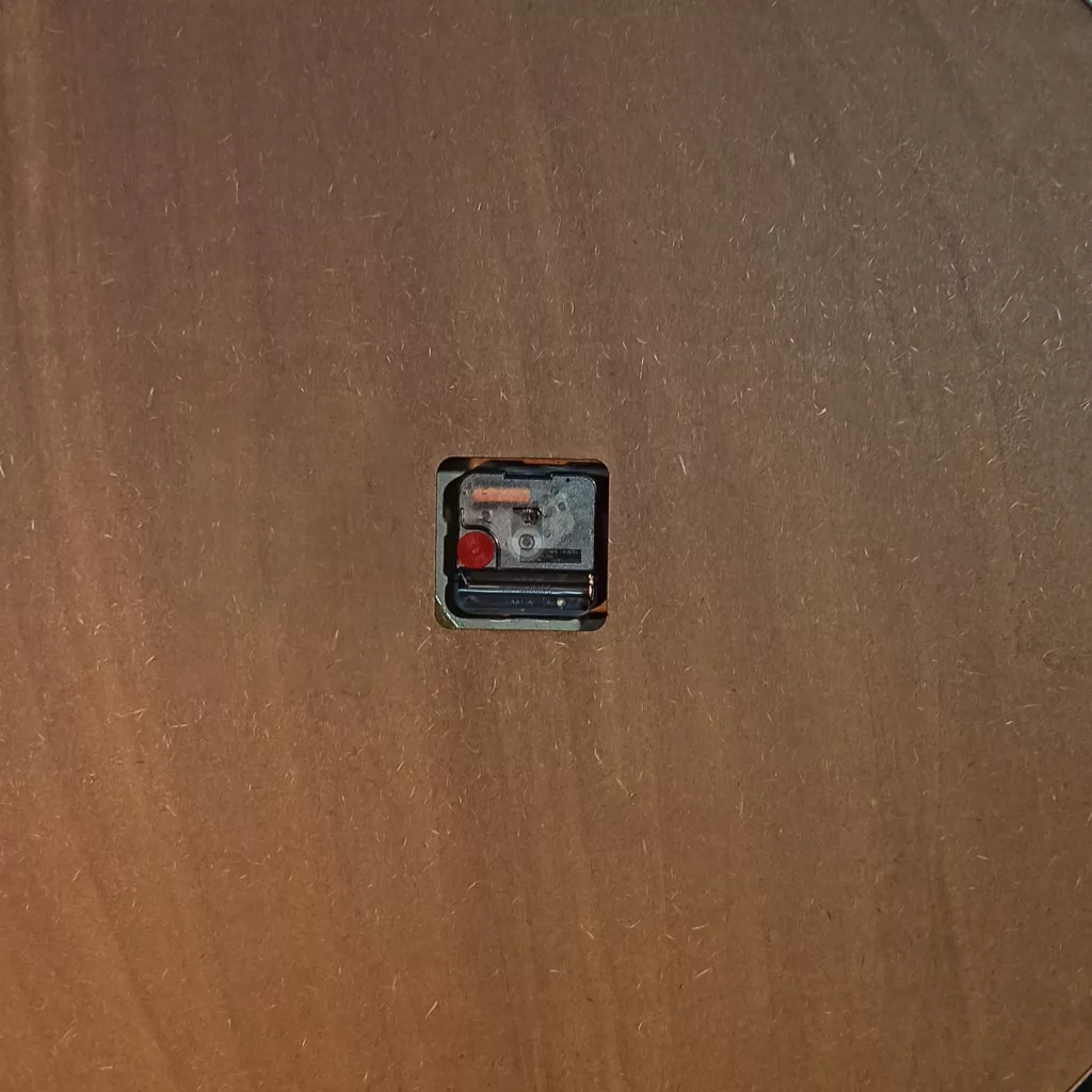 ساعت دیواری گارنت مدل 5215A