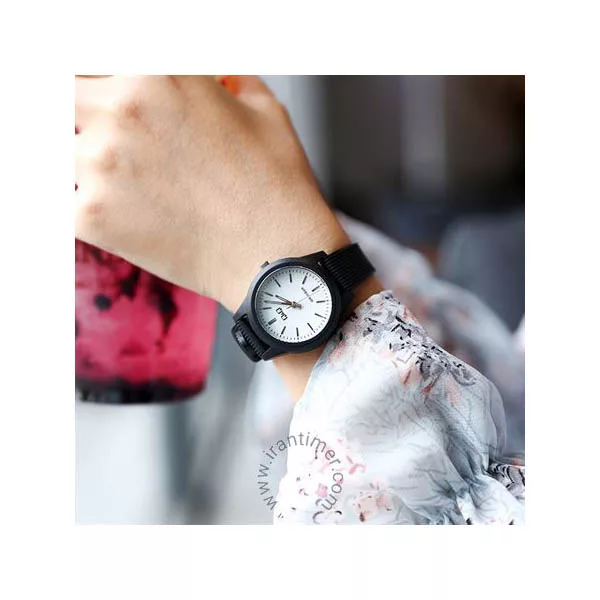 ساعت مچی عقربه ای زنانه کیو اند کیو مدل VS13J003Y