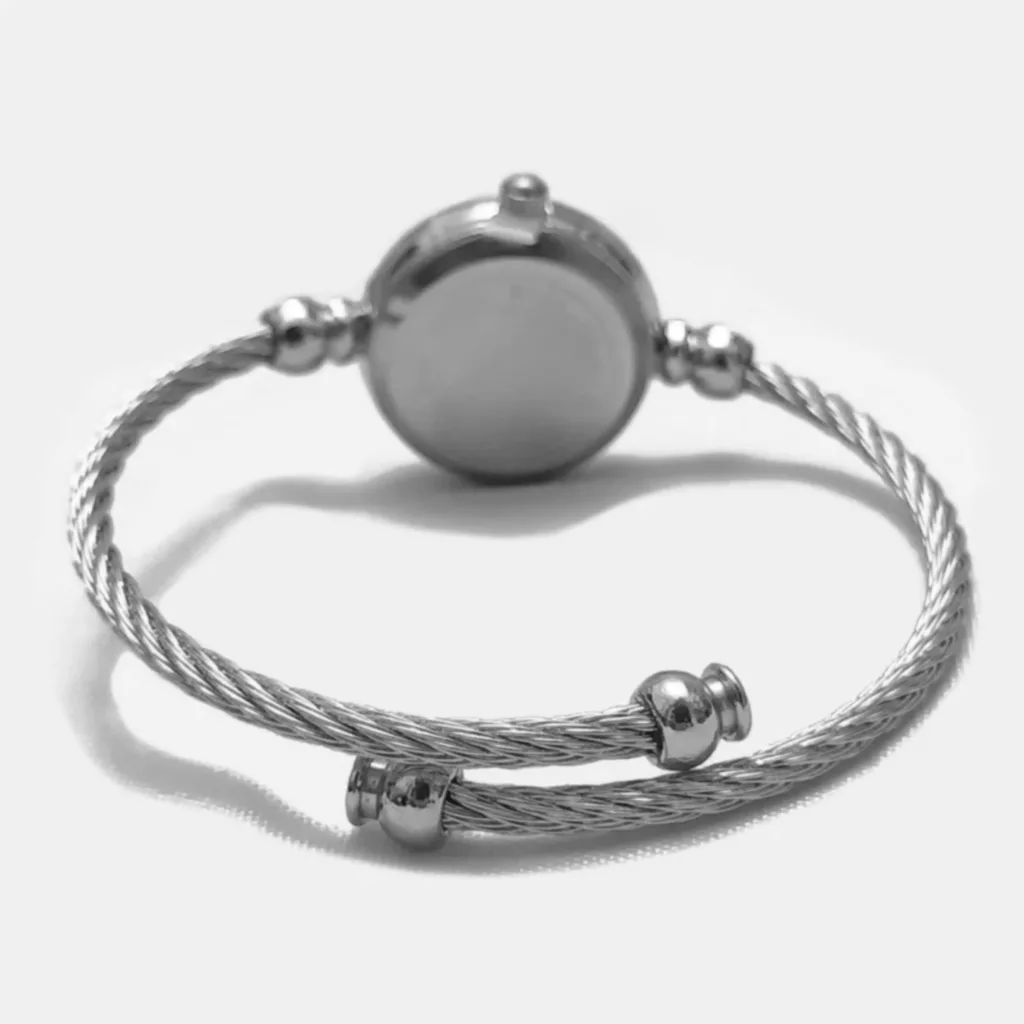 ساعت مچی عقربه ای زنانه مدل کوارتز بنگل بند النگویی کد ۵