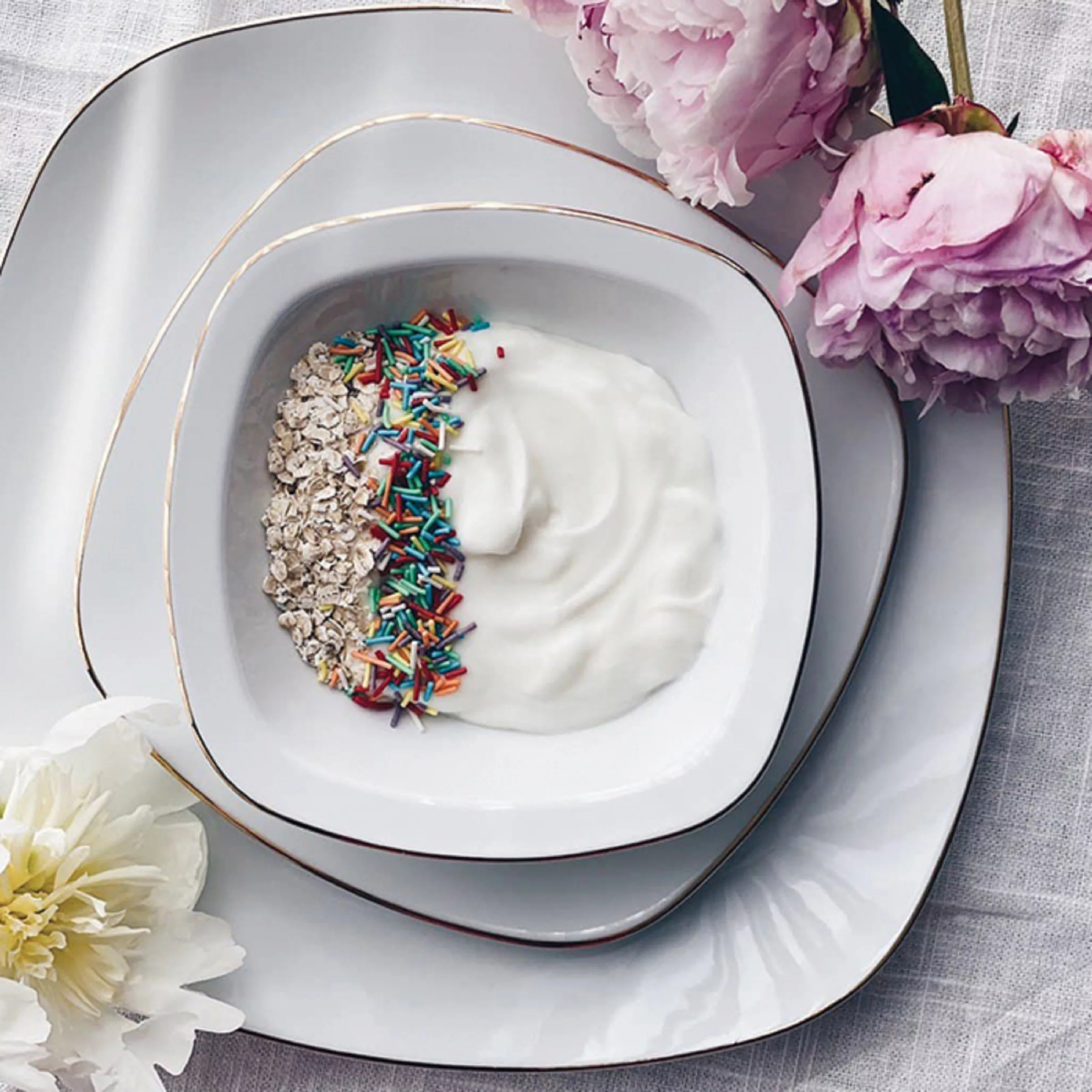 سرویس غذاخوری 27 پارچه چینی زرین ایران مدل کواترو زرین درجه 3