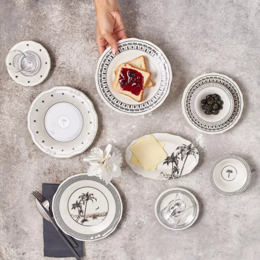 سرویس صبحانه‌خوری 26 پارچه 6 نفره کاراجا مدل Playa