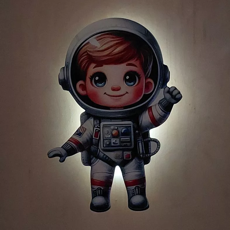 چراغ خواب اتاق کودک مدل فضانورد LU093