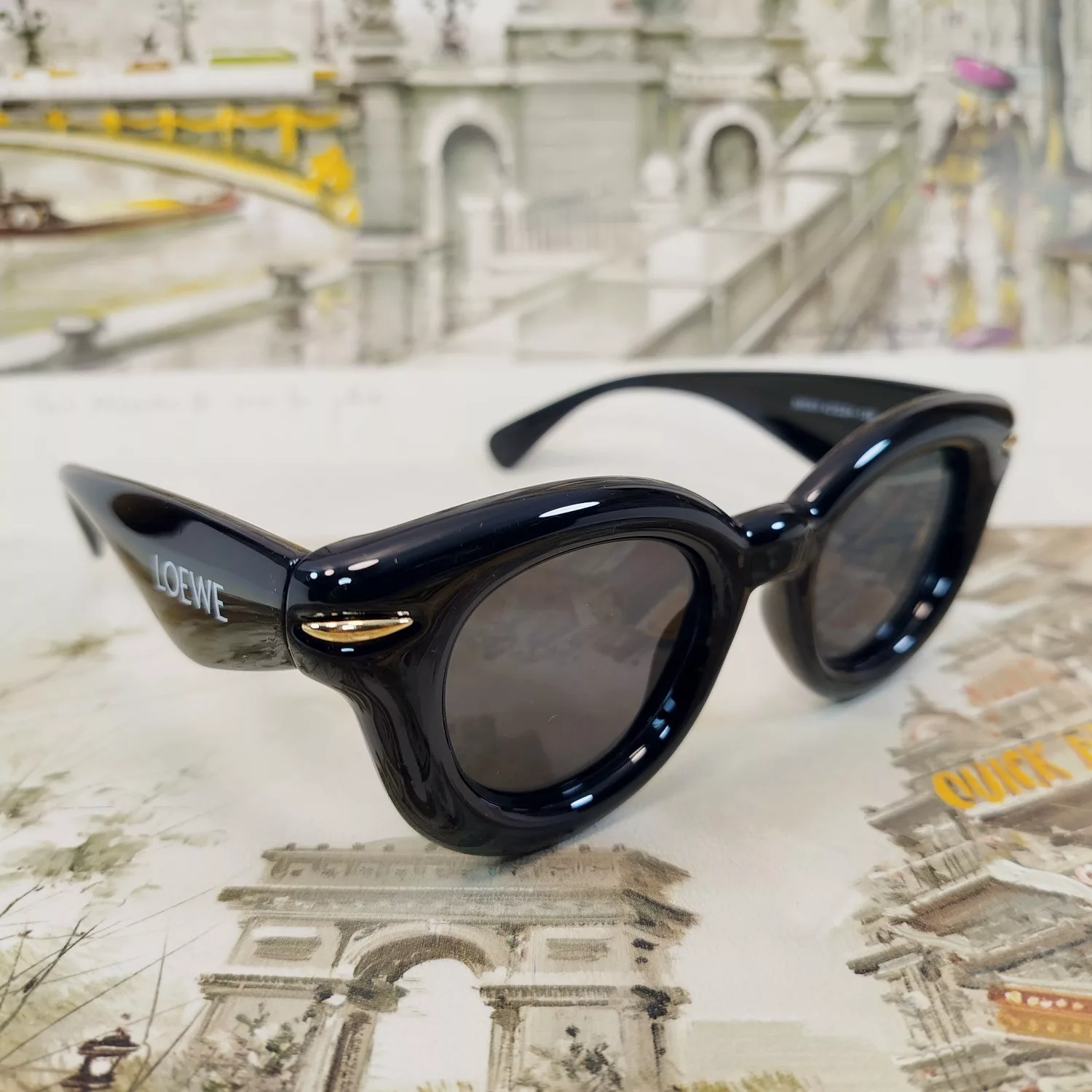 عینک آفتابی  بیضی غیر پلاریزه لووه مدل 58053 کد BL