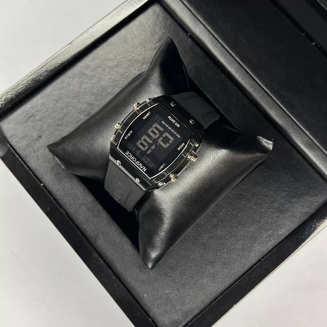 ساعت مچی عقربه‌ای مردانه نیوی فورس مدل Nf7102