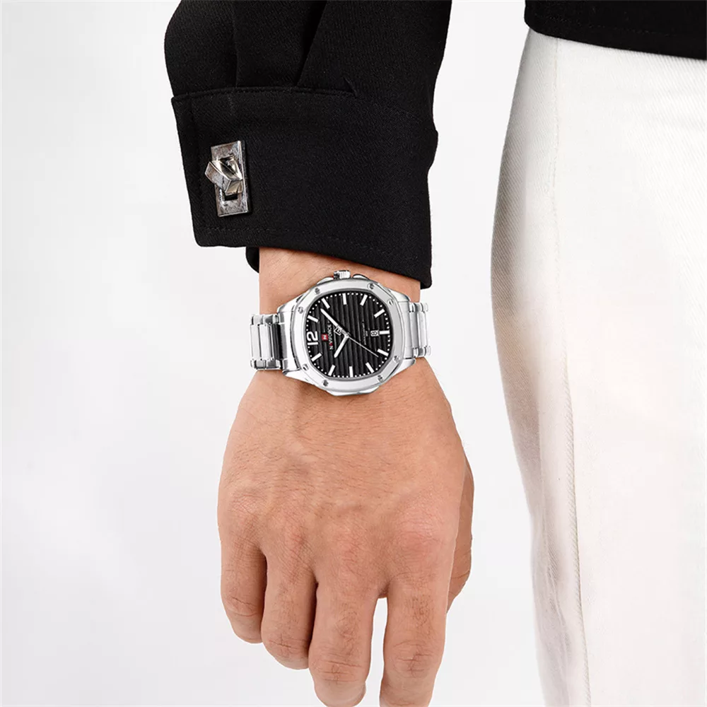 ساعت مچی عقربه‌ای کوارتز مردانه نیوی فورس مدل NF9243SB