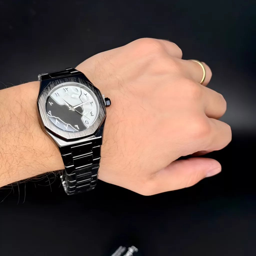 ساعت مچی عقربه‌ای کوارتز مردانه مدل اسپرت صفحه طرح‌دار قفل مخفی بند فلزی کد 1