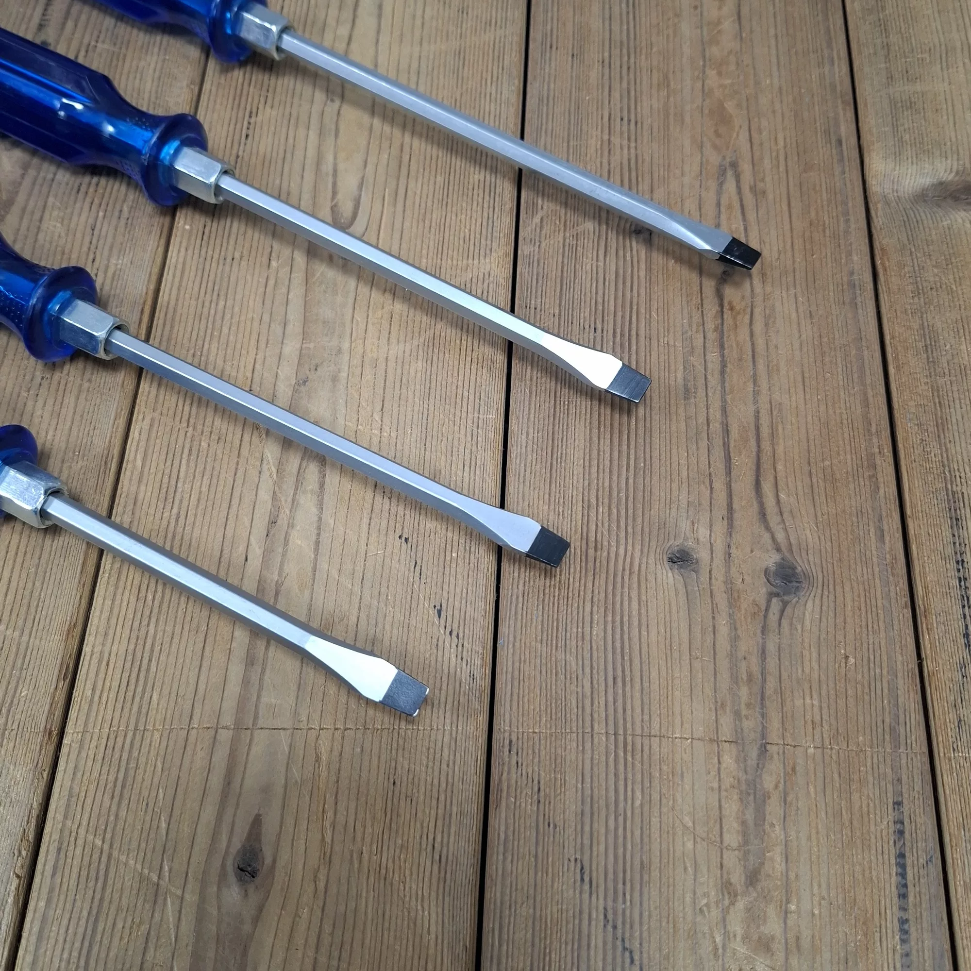 پیچ گوشتی ضربه خور دوسو و چهارسو آریو مدل 01 بسته 7 عددی