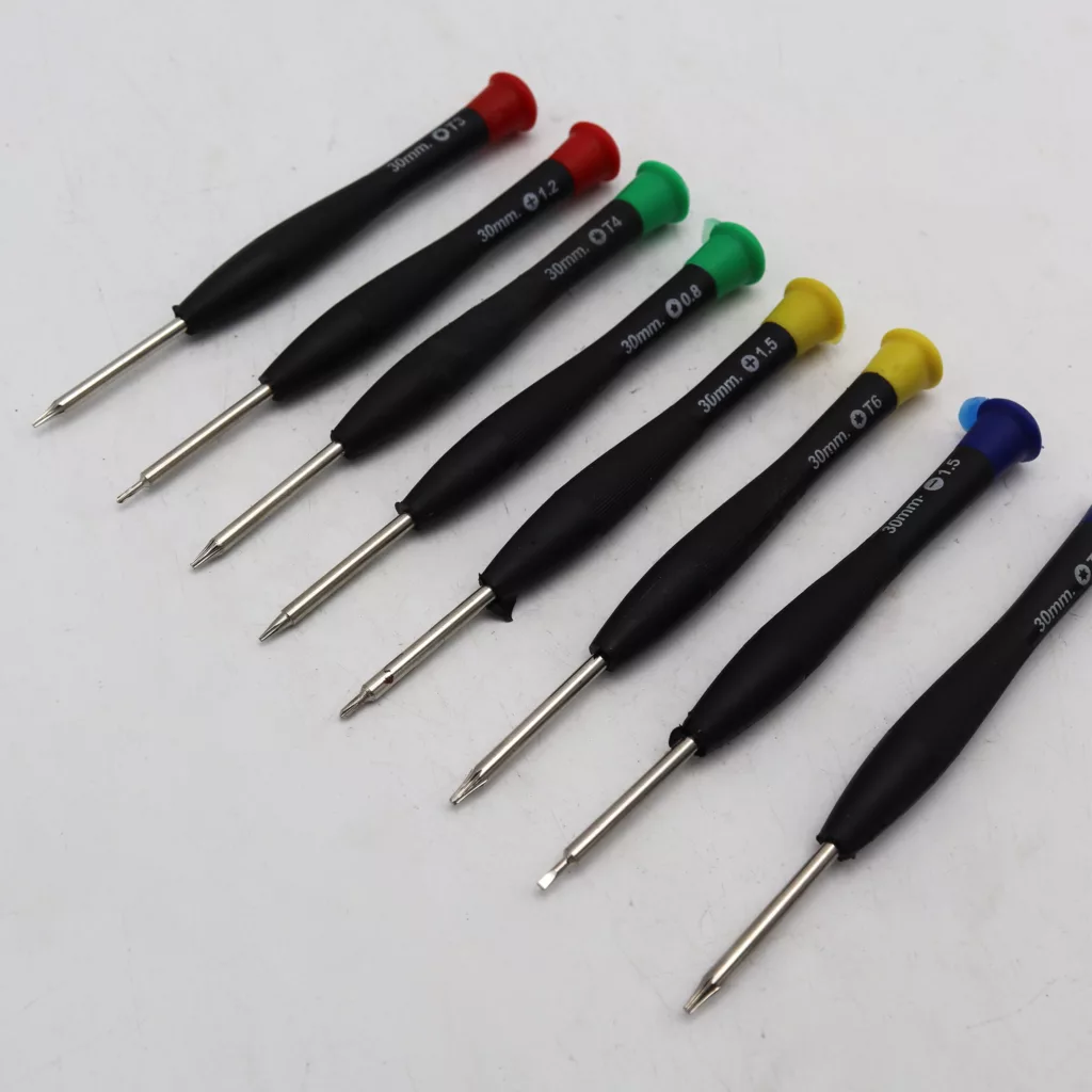 پیچ گوشتی مدل موبایلی کد YP-08 مجموعه 8 عددی