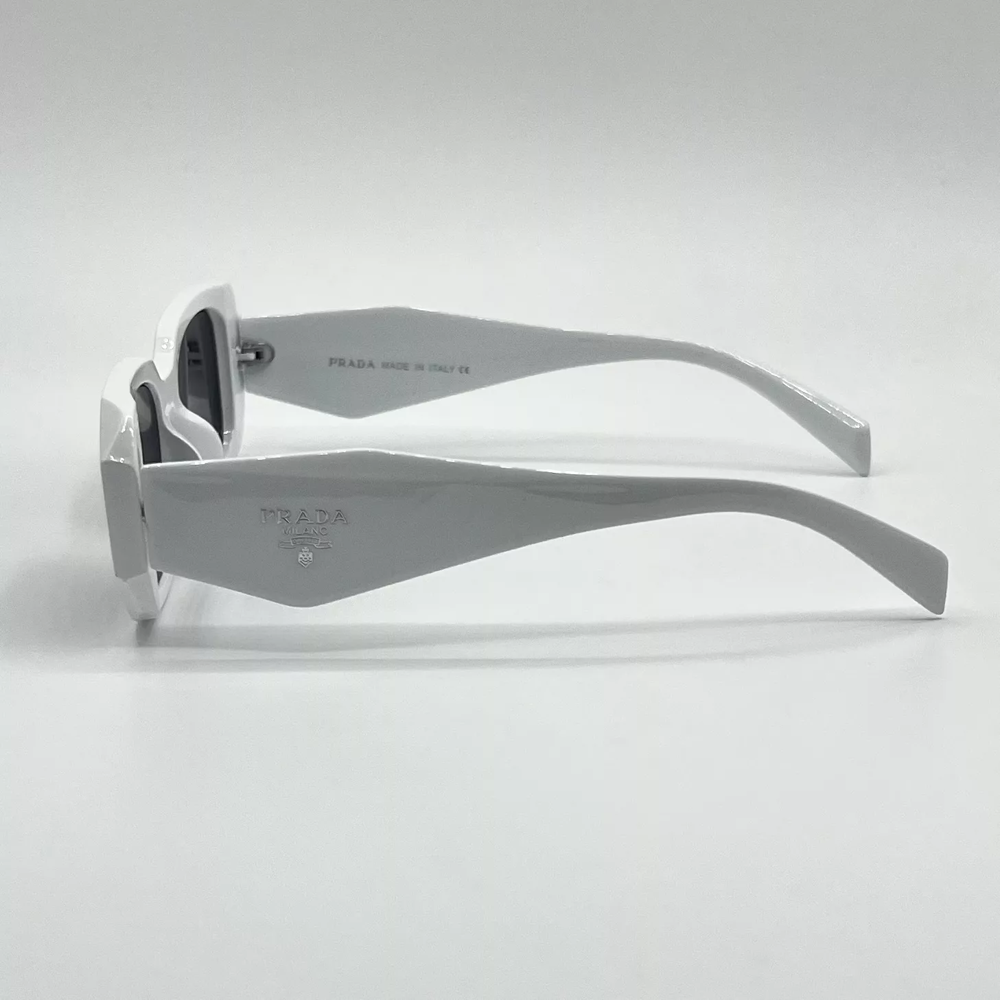 عینک آفتابی مدل 8251