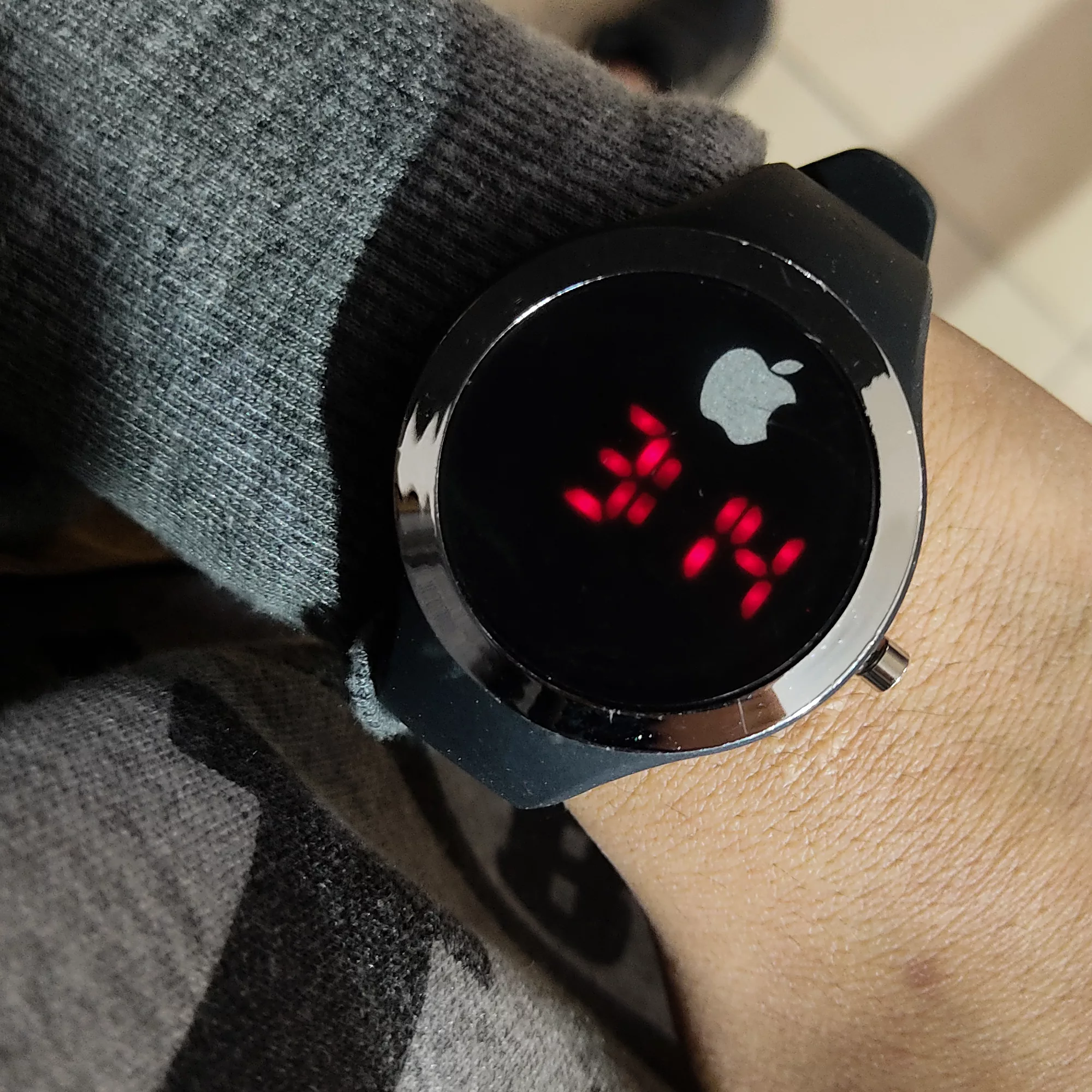 ساعت مچی دیجیتال کد 021