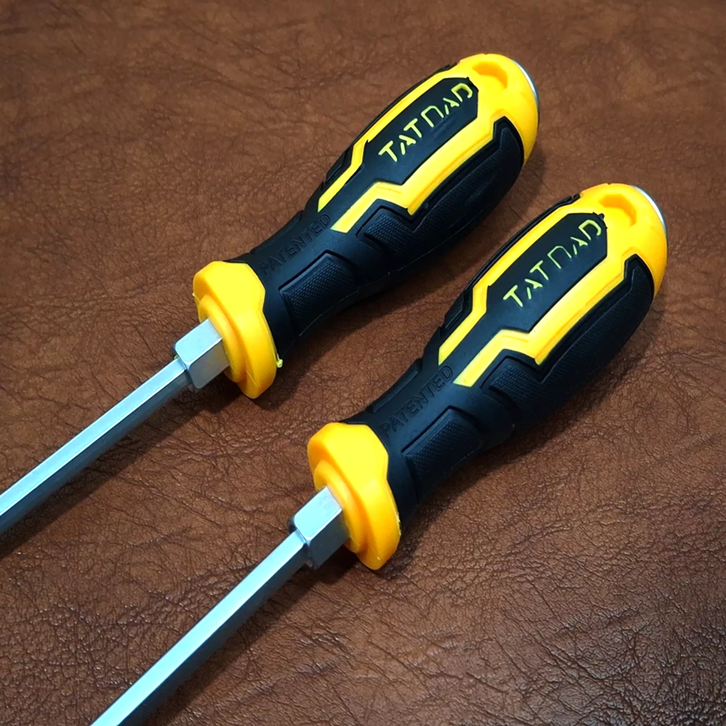 پیچ گوشتی ضربه خور تاتناد مدل AT-002 بسته 2 عددی