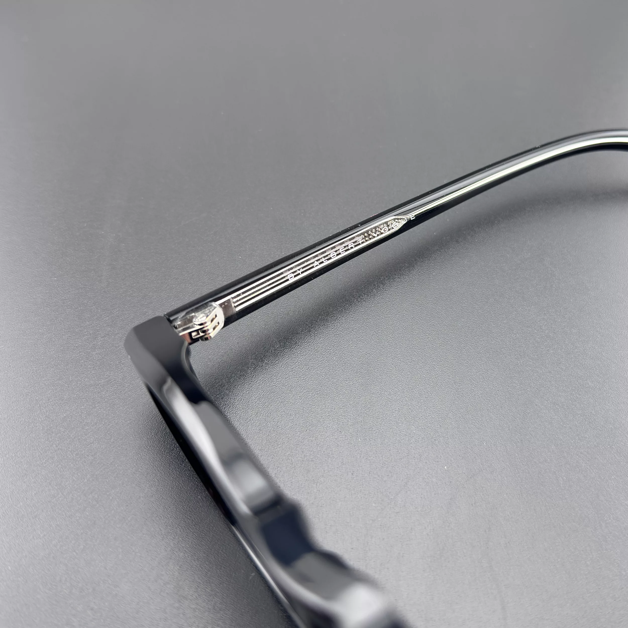 عینک آفتابی ویفر پلاریزه آلبرت وگ مدل S31102C1