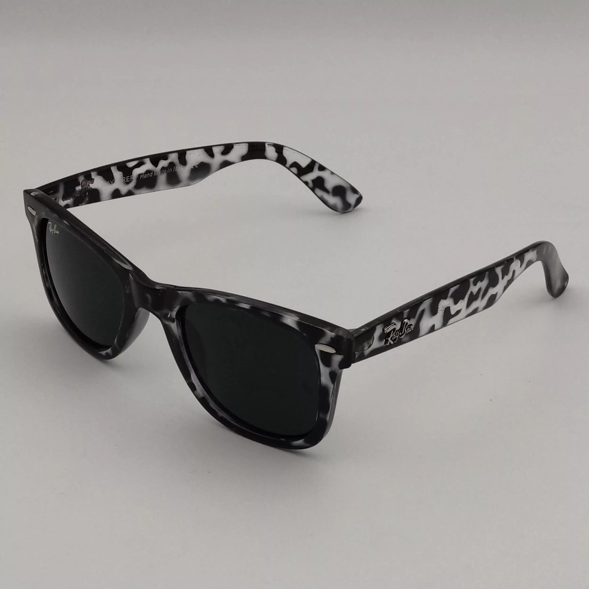 عینک آفتابی ویفرر غیرپلاریزه مدل RB2140 901