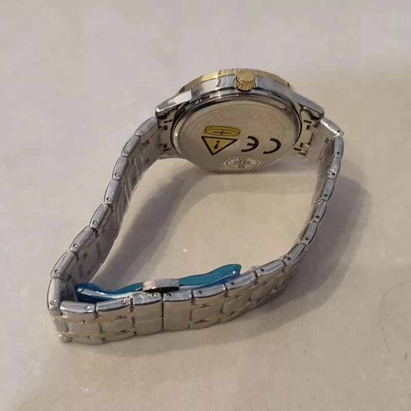 ساعت مچی عقربه‌ای کوارتز مردانه پوداگار مدل ضدآب قفل پروانه‌ای کد 001