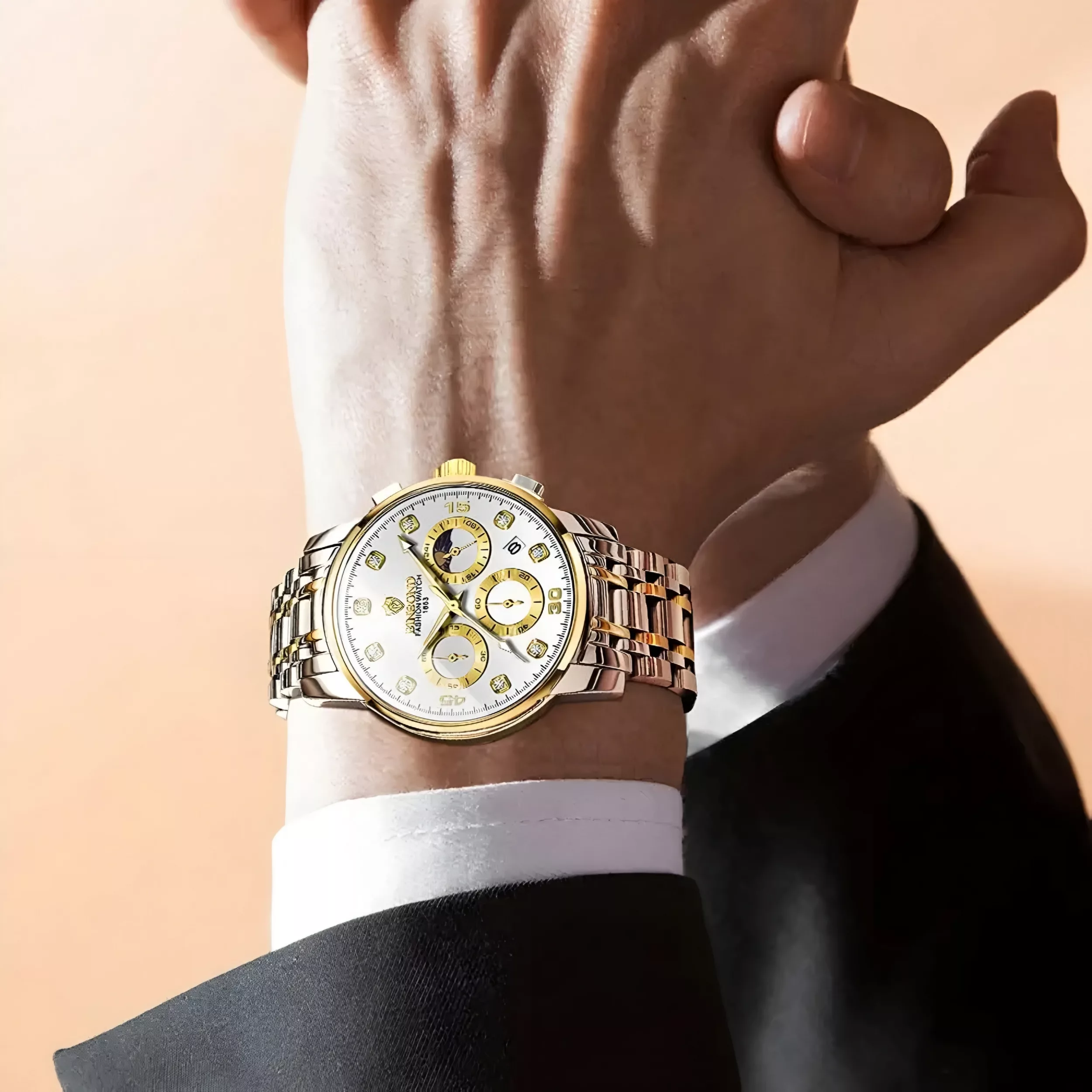 ساعت مچی عقربه‌ای کوارتز مردانه بین باند مدل اسپرت سه موتور فعال کرنوگراف بند استیل قفل مخفی کد ۵