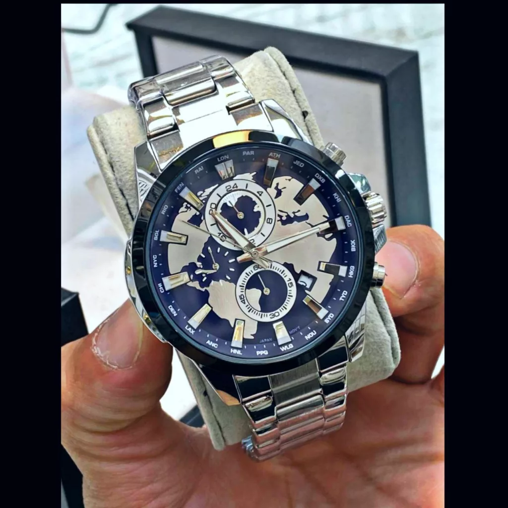 ساعت مچی عقربه‌ای کوارتز مردانه مدل سه موتور فعال کورنوگراف جهان نما کد 105