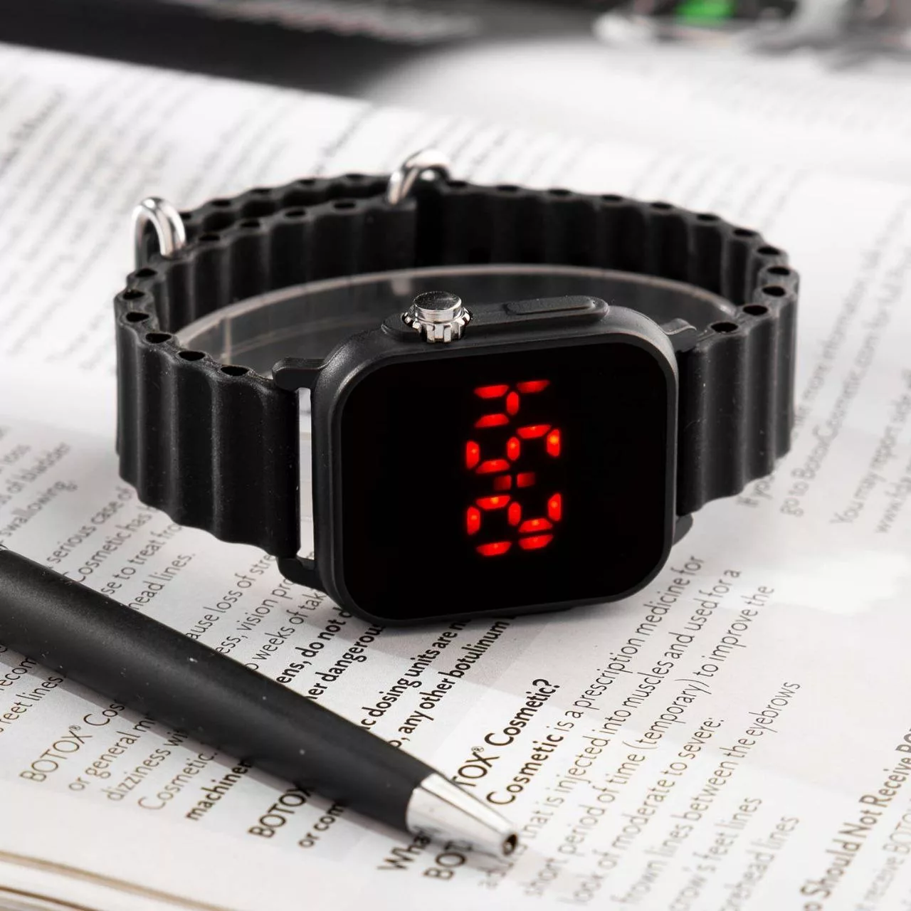 ساعت مچی دیجیتال مدل ال ای دی 03