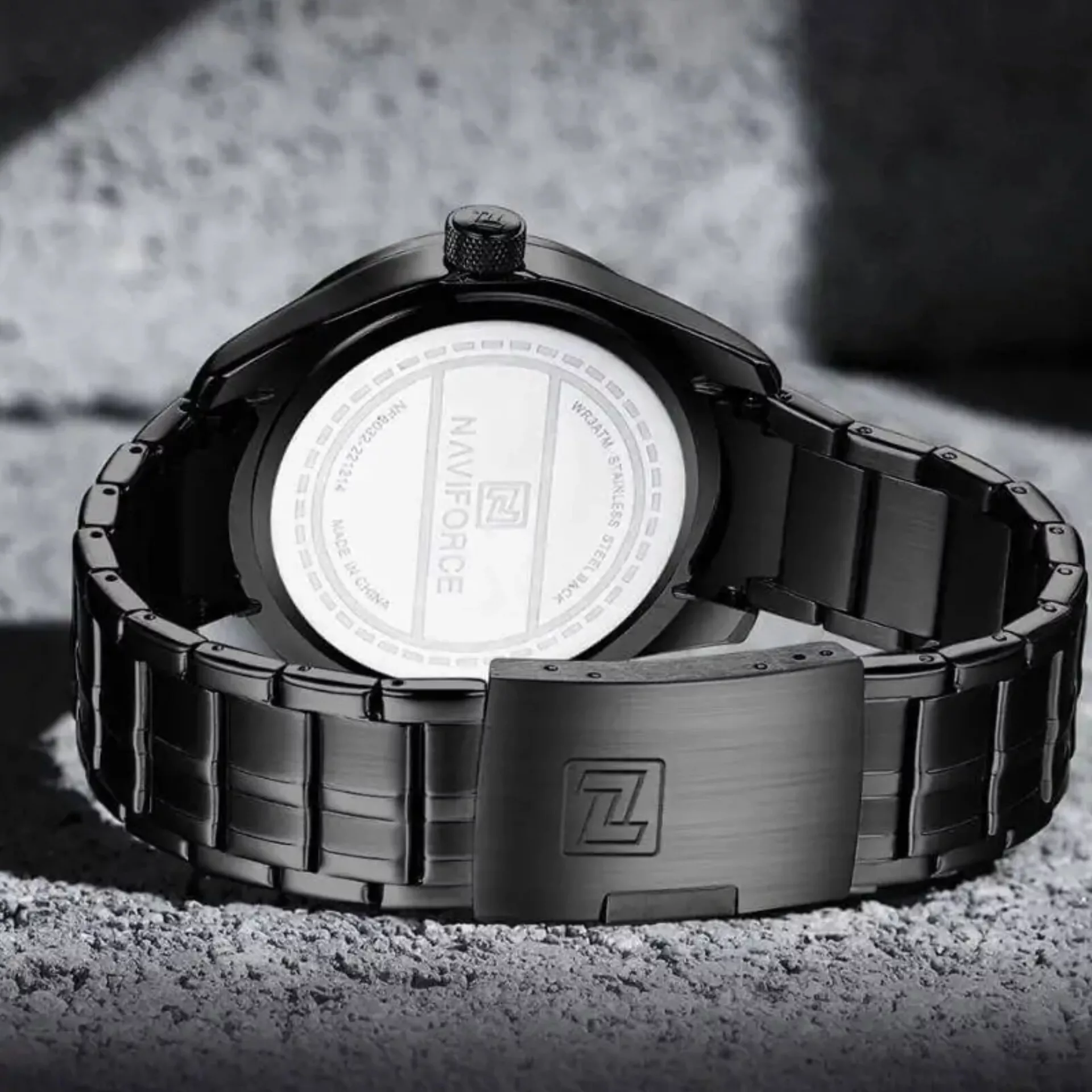 ساعت مچی عقربه‌ای مردانه نیوی فورس مدل NF8032BB