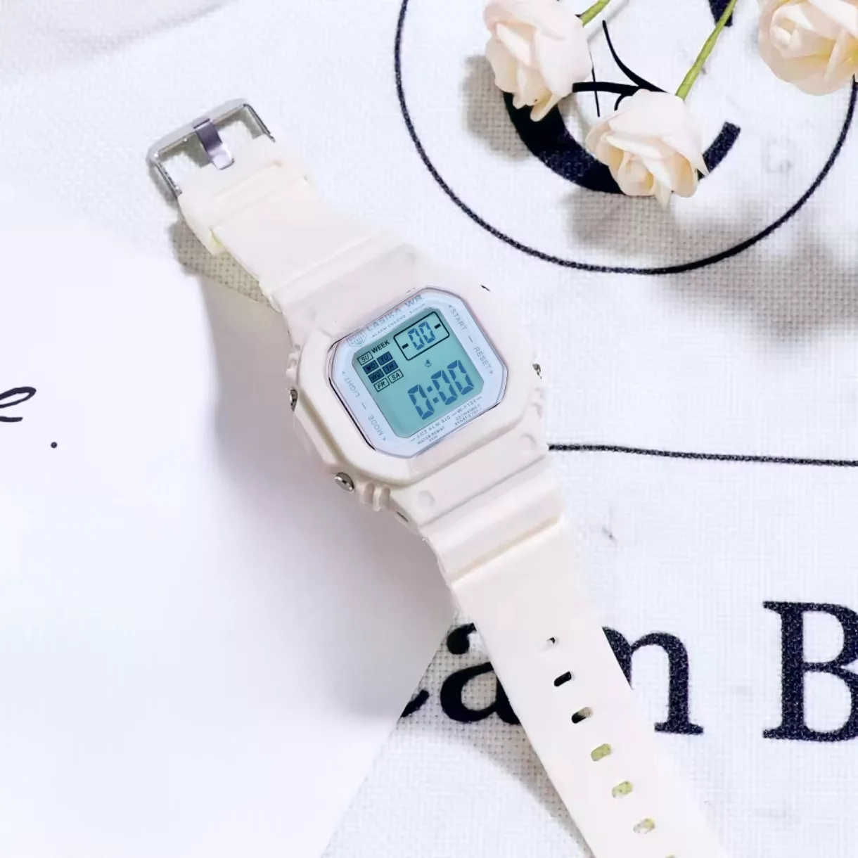 ساعت مچی دیجیتال لاسیکا مدل کوارتز تک زمانه بند پیو کرنومتر دار کد ۴