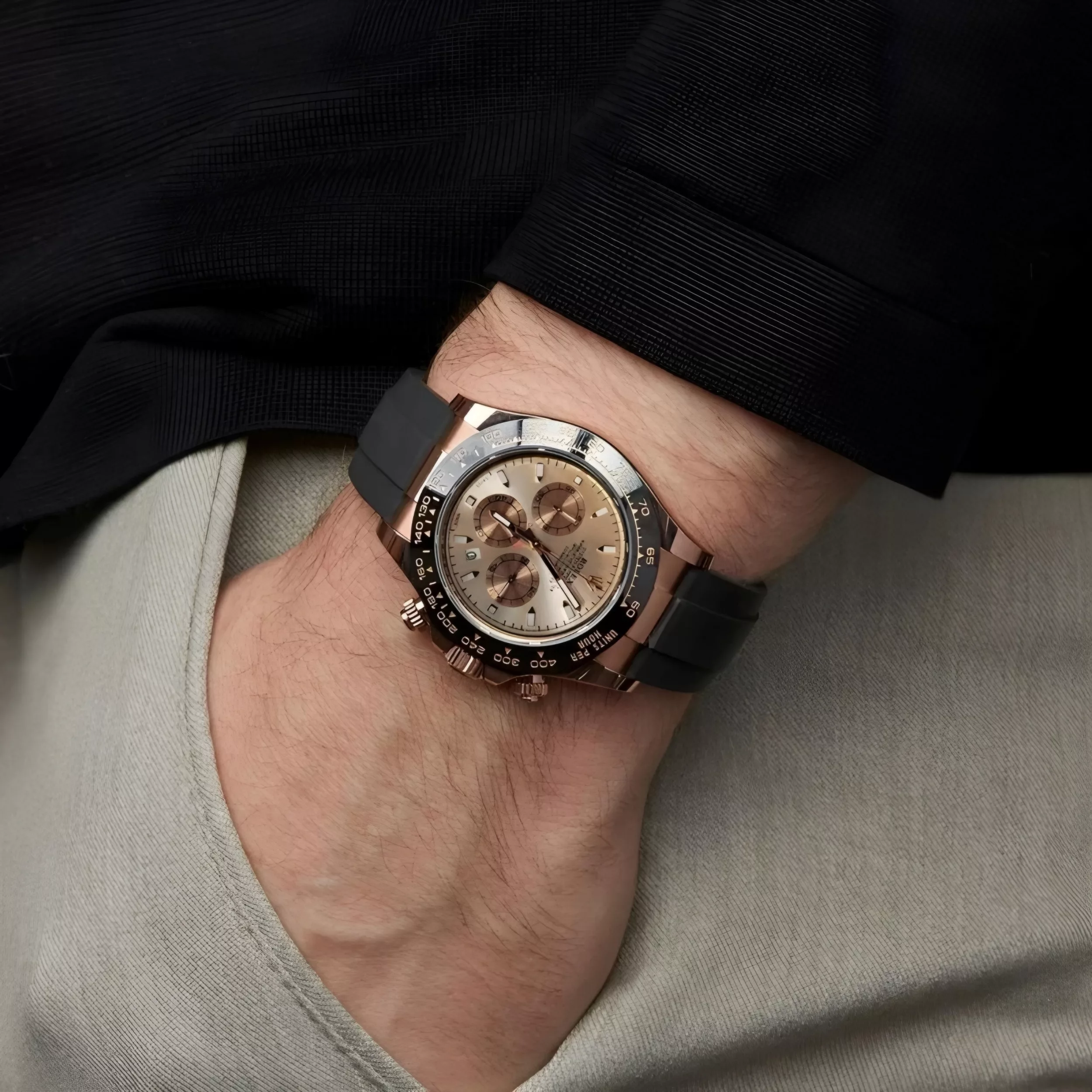 ساعت مچی عقربه‌ای کوارتز مردانه مدل سه موتور فعال کرنوگراف بند پیو کد 4